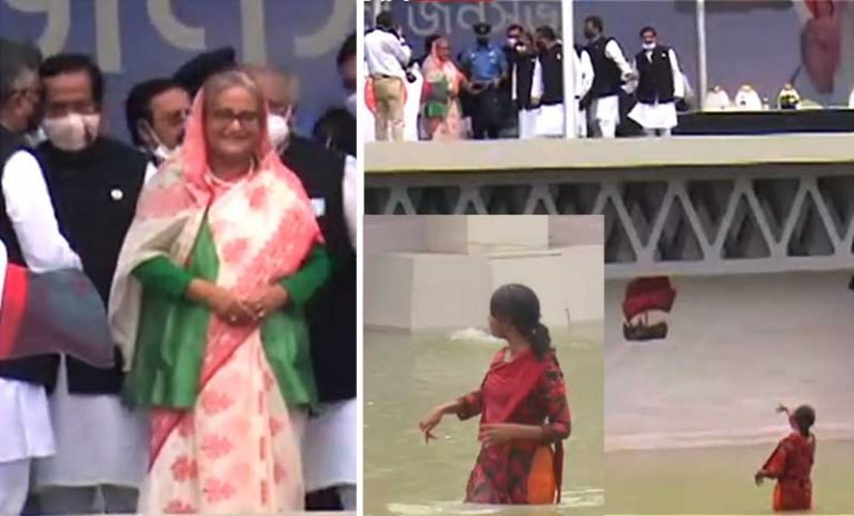 সাঁতরে এসে প্রধানমন্ত্রীর সঙ্গে কথা বলল কিশোরী