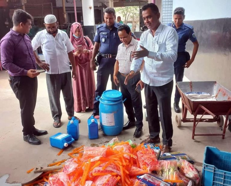 ভোক্তা সংরক্ষণ অধিদপ্তরের অভিযানে আইসক্রিম কারখানাকে জরিমানা