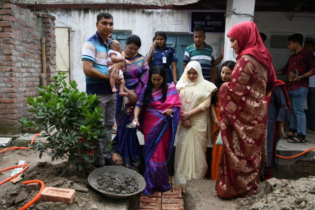 পাবনায় পুলিশ নারী কল্যান (পুনাক) ভবনের ভিত্তপ্রস্তর স্থাপন
