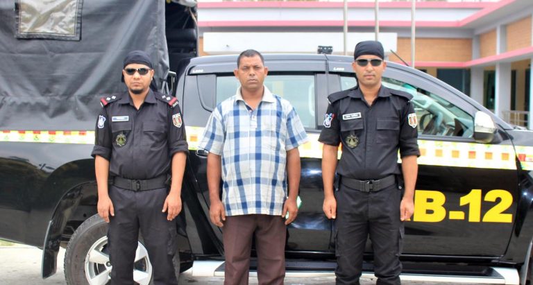 সিরাজগঞ্জে ৪০৫ গ্রাম হেরোইনসহ মাদক ব্যবসায়ী গ্রেফতার