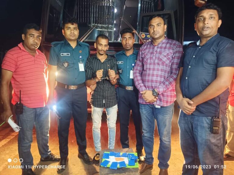 ঈশ্বরদীতে ২ হাজার পিস ইয়াবা ট্যাবলেটসহ একজন আটক