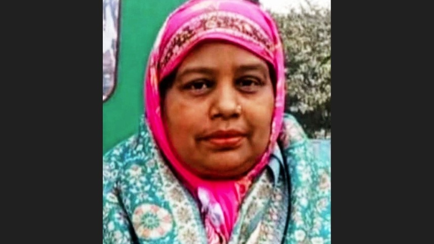 লালমনিরহাটে ফ্যামিলি কার্ডের নামে অর্থ হাতিয়ে নেওয়ার অভিযোগ, বহিষ্কৃত মহিলা দল নেত্রী